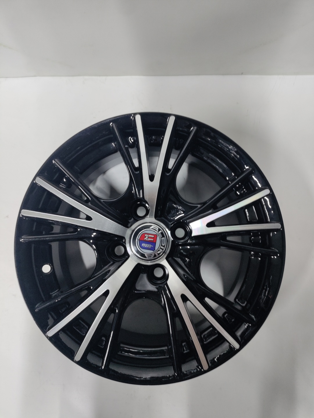LKN 3456 6x14/4x100 D67.1 ET35 черный, серебристый