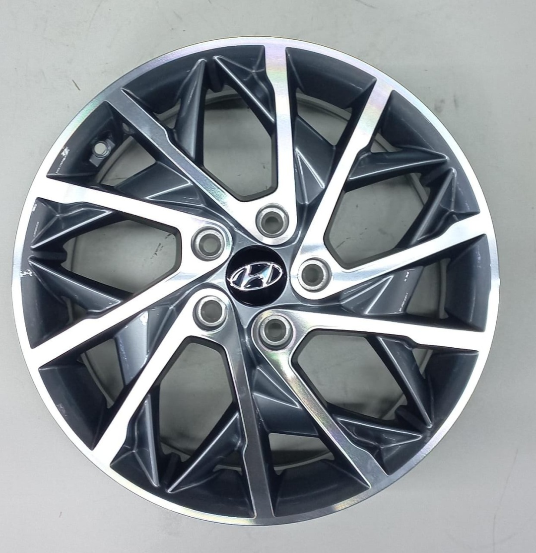 Hyundai 650 7x17/5x114.3 D67.1 ET45 серебристый, серый