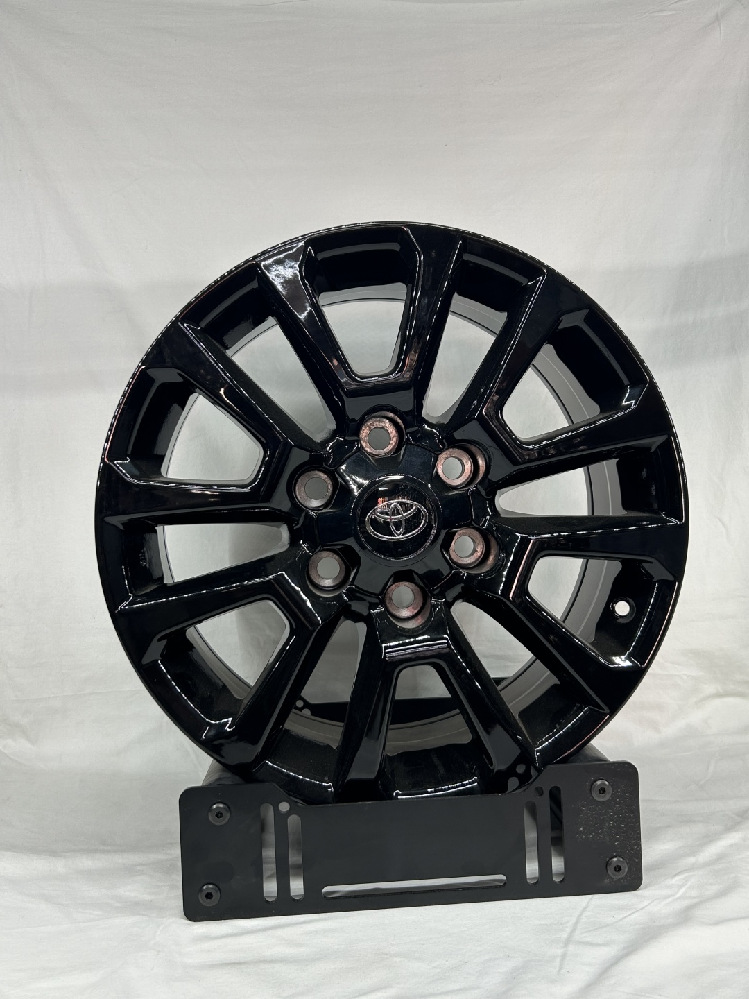 LKN Lkn843 7.5x17/6x139.7 D106.1 ET25 4 диска черный