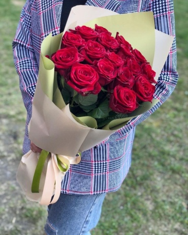 Bestflowers моно-букет в оформлении роза 17 шт 50 см