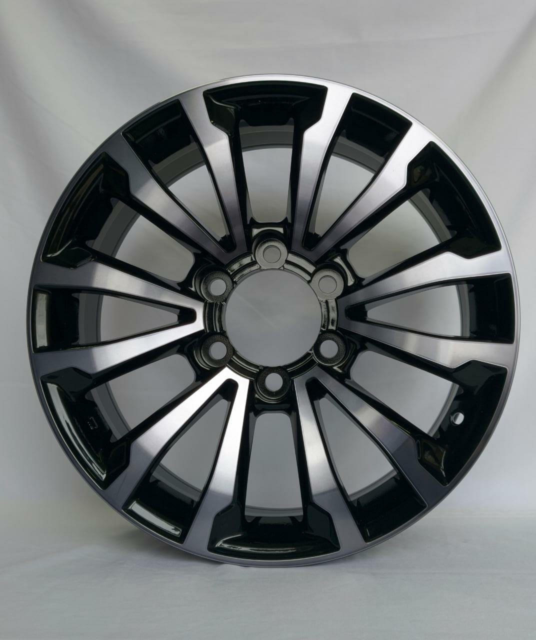 RS 573 7.5x18/6x139.7 D106.2 ET25 черный