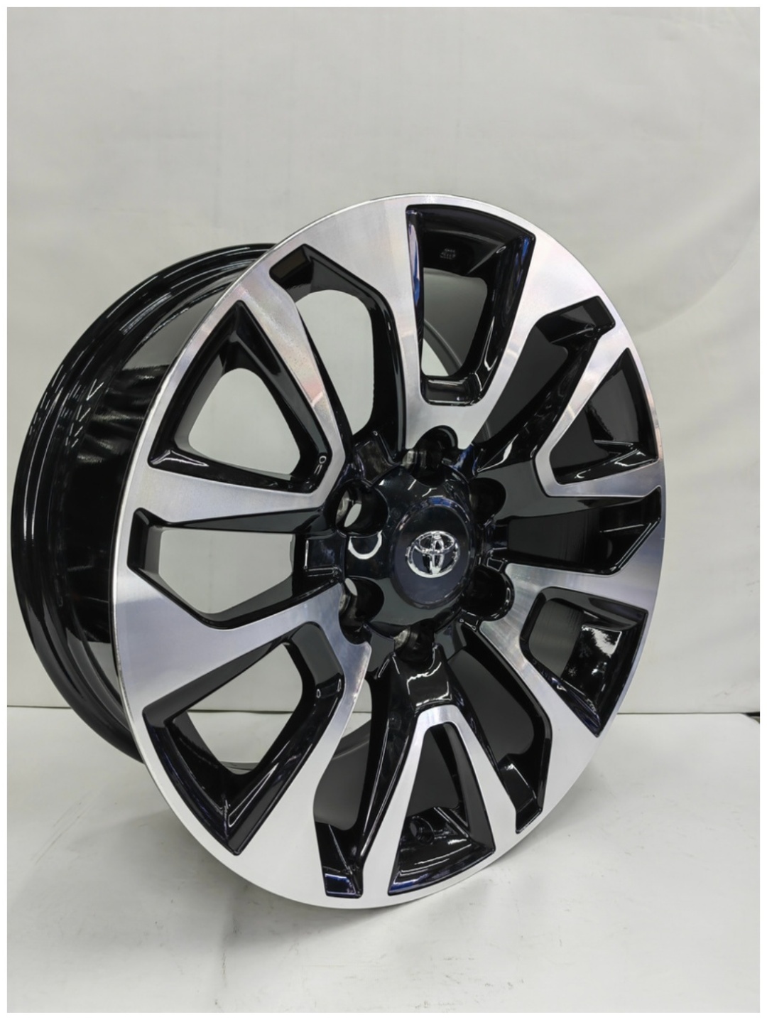 SSM 0989 7.5x18/6x139.7 D106.1 ET25 4 диска черный, серебристый