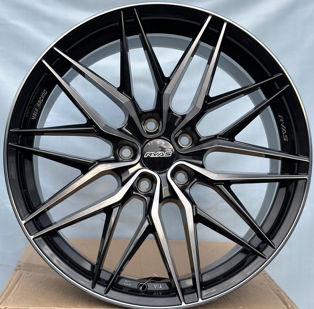 RNO G312 8.5x19/5x114.3 D73.1 ET42 4 диска черный, серебристый