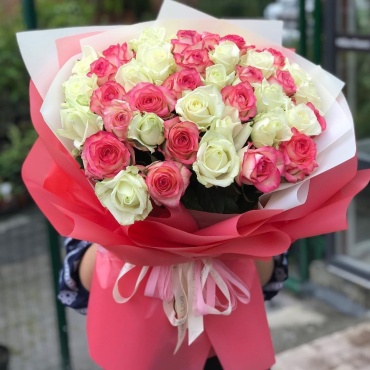 Bestflowers моно-букет в оформлении роза 51 шт 60 см