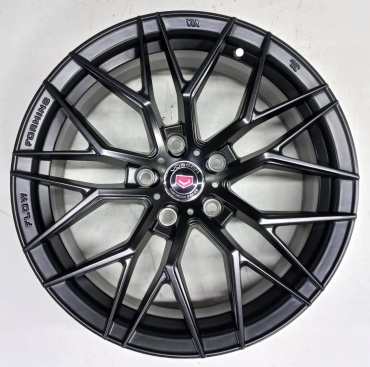 Vossen 221 7.5x17/5x114.3 D73.1 ET38 4 диска черный