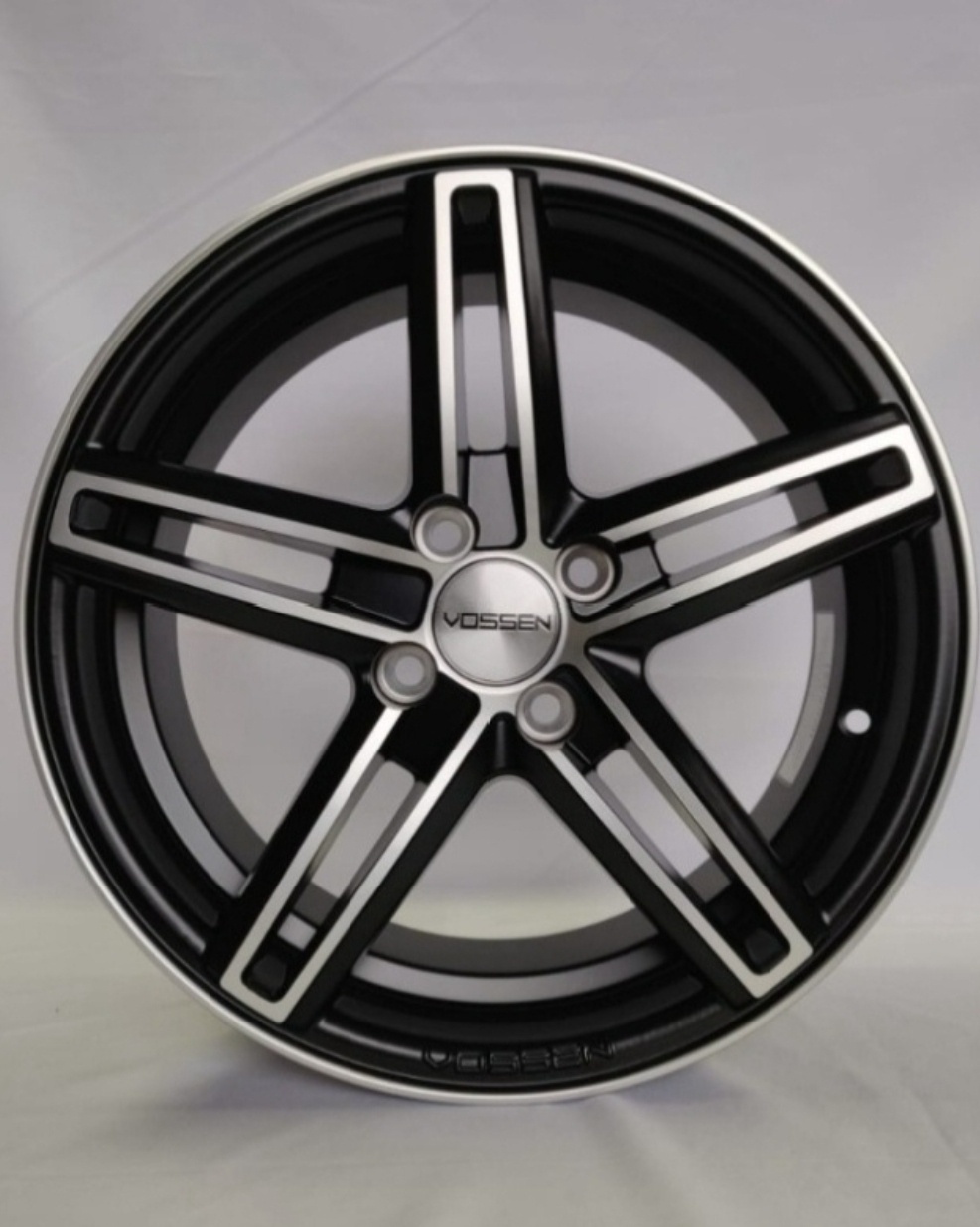 DRS 75 6.5x15/4x100 D67.1 ET35 черный, серебристый