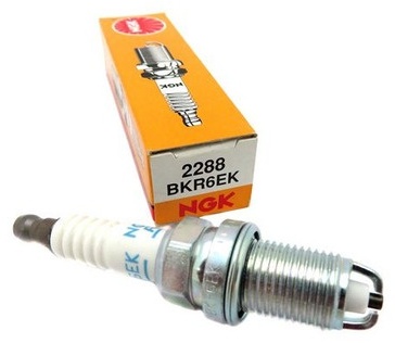 Свеча зажигания NGK BKR6EK
