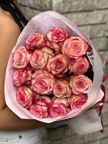 Tansholpan flowers моно-букет в оформлении роза 15 шт 60 см