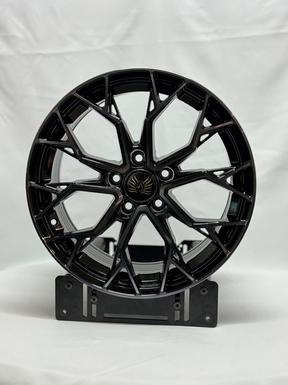 Vossen 445 7.5x17/5x114.3 d73.1 et35 черный серебристый 7.5x17/5x114.3 D73.1 ET35 4 диска черный, серебристый
