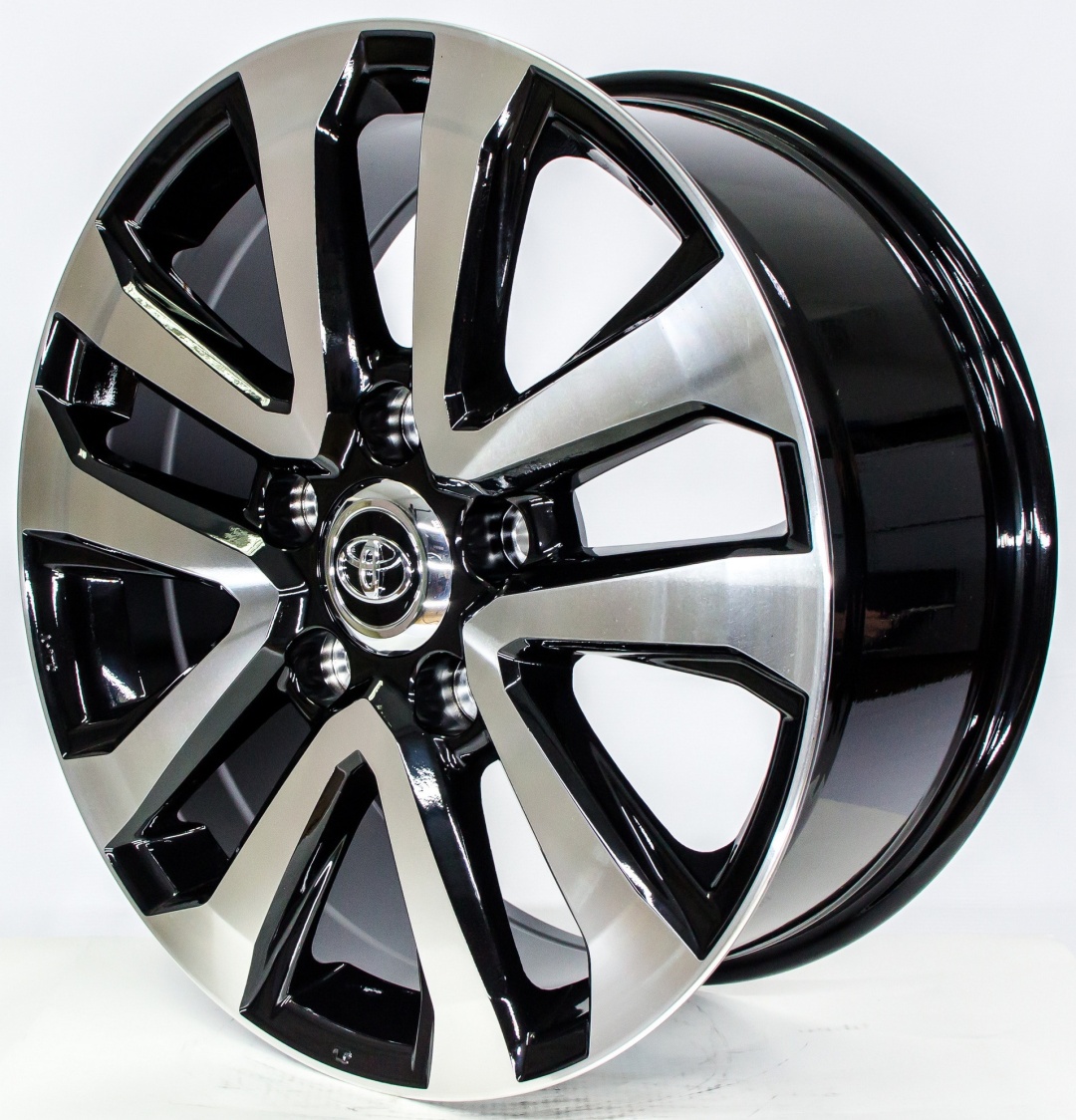 Toyota 707D 8.5x20/5x150 D110 ET45 черный, серебристый
