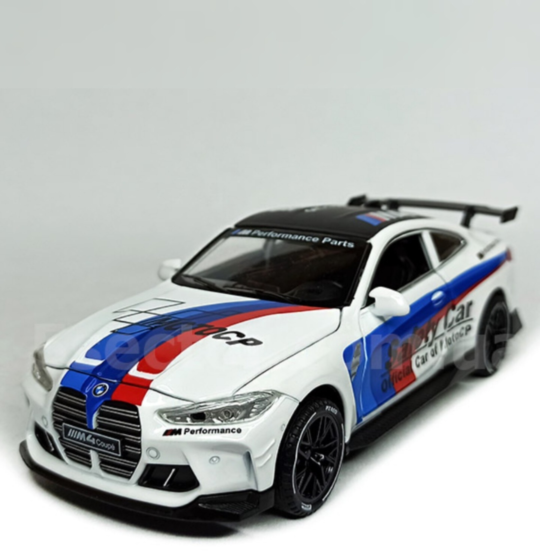 Легковая BMW M4 Coupe XA3235B, металл, белый