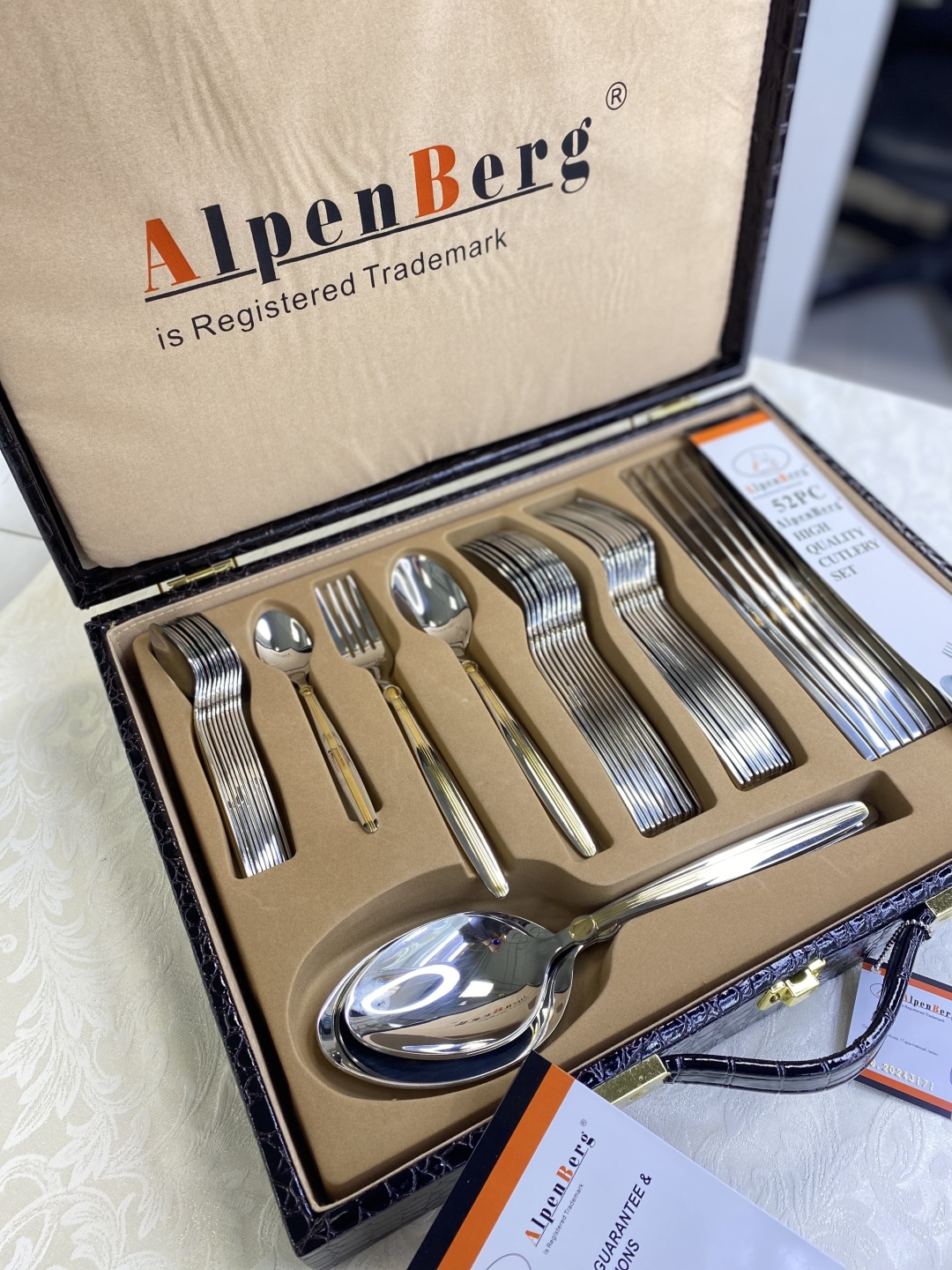 Набор столовых приборов AlpenBerg 52 шт, серебристый 057