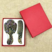 Зеркало настольное косметическое с расчёской 15x12.5 см