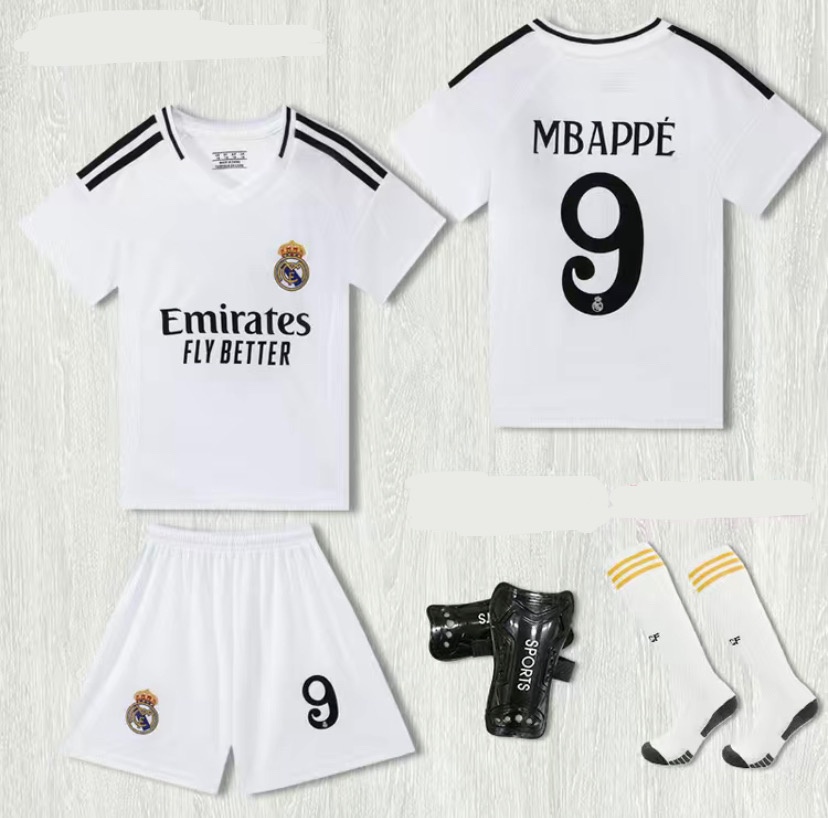 Комплект ФК Реал Мадрид Mbappe белый 116