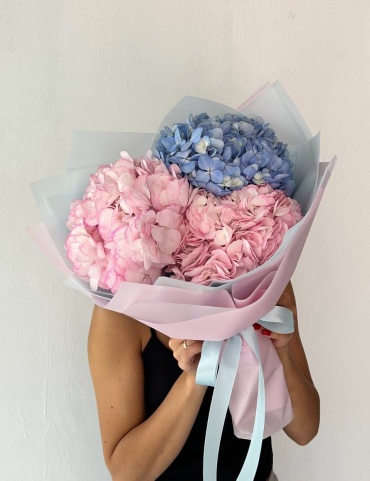 Chloe flowers моно-букет в оформлении гортензия 3 шт 60 см