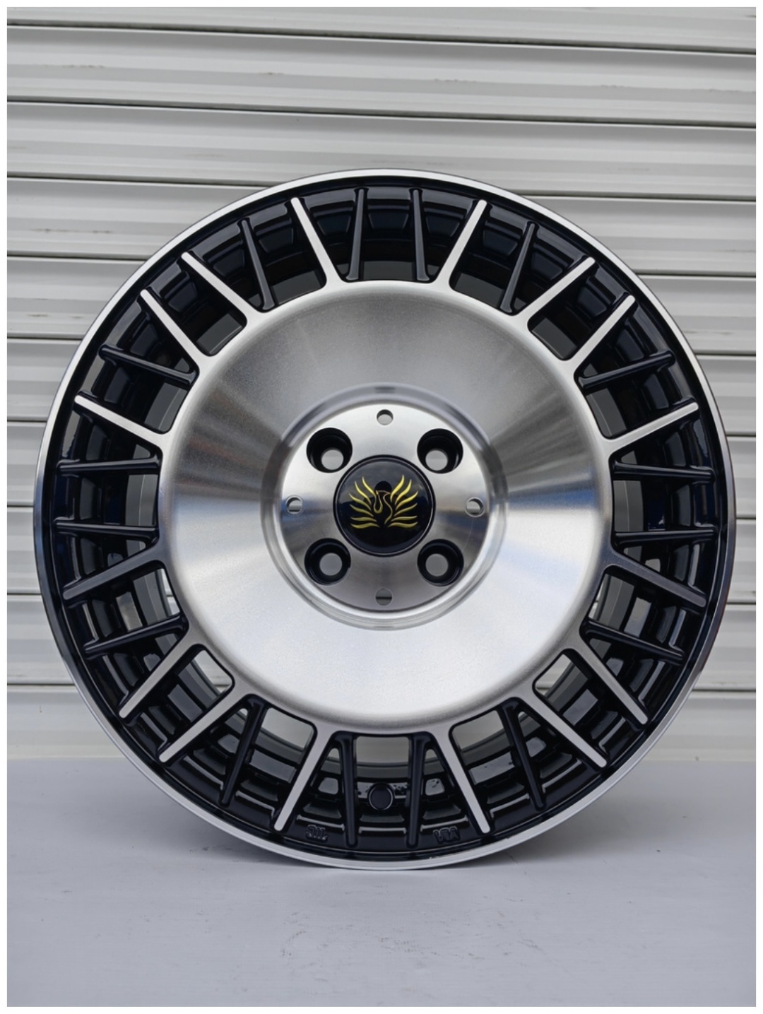 SSM 6770 7x15/4x100 D67.1 ET35 черный, серебристый