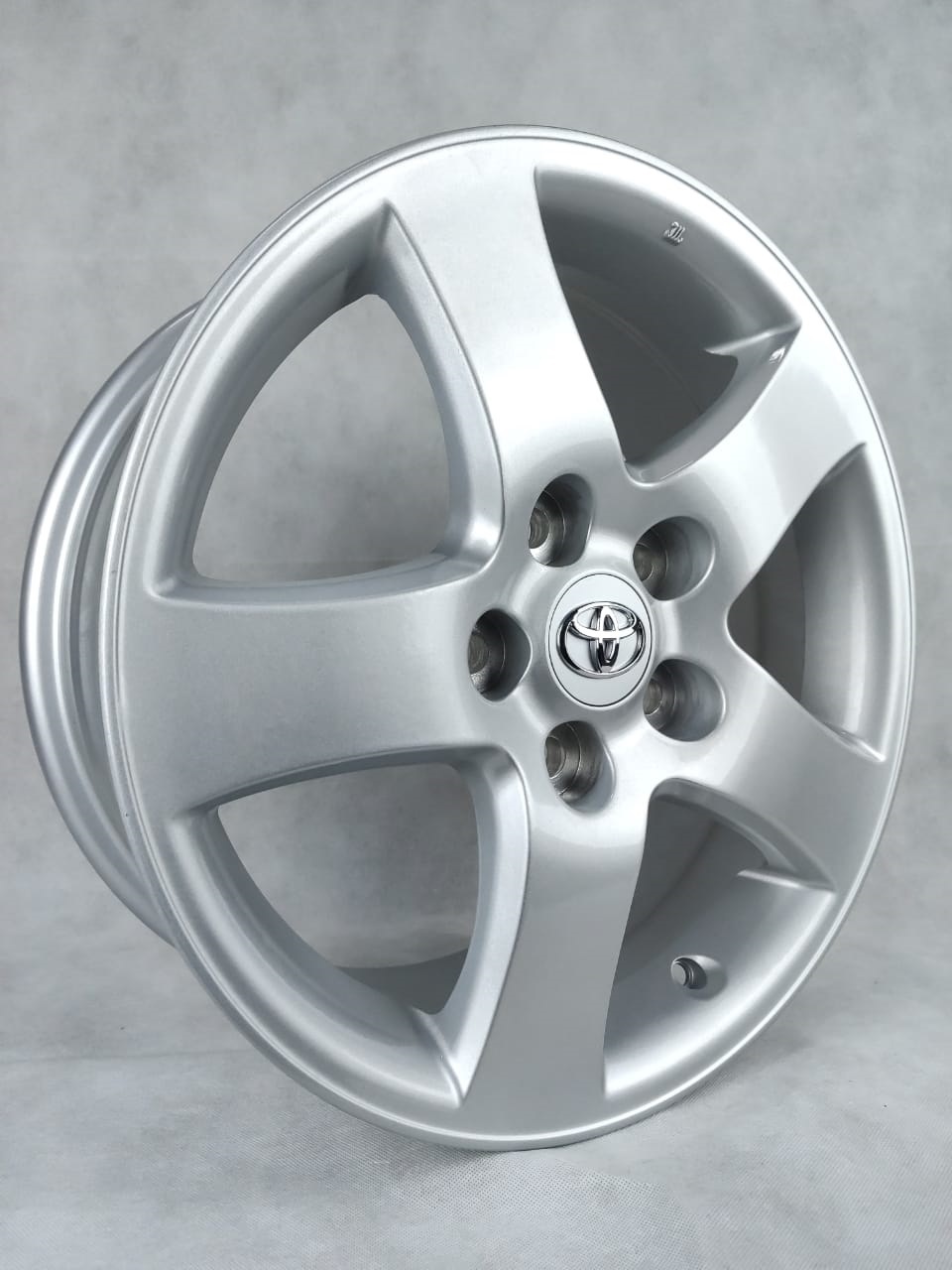 Toyota D291 6.5x16/5x114.3 D60.1 ET45 4 диска серебристый