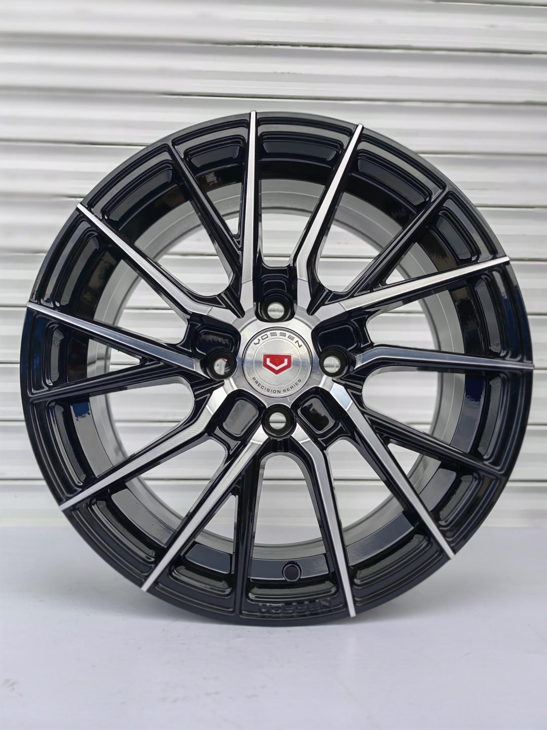 RNO 1542 7x15/4x100 D67.1 ET35 черный, серебристый