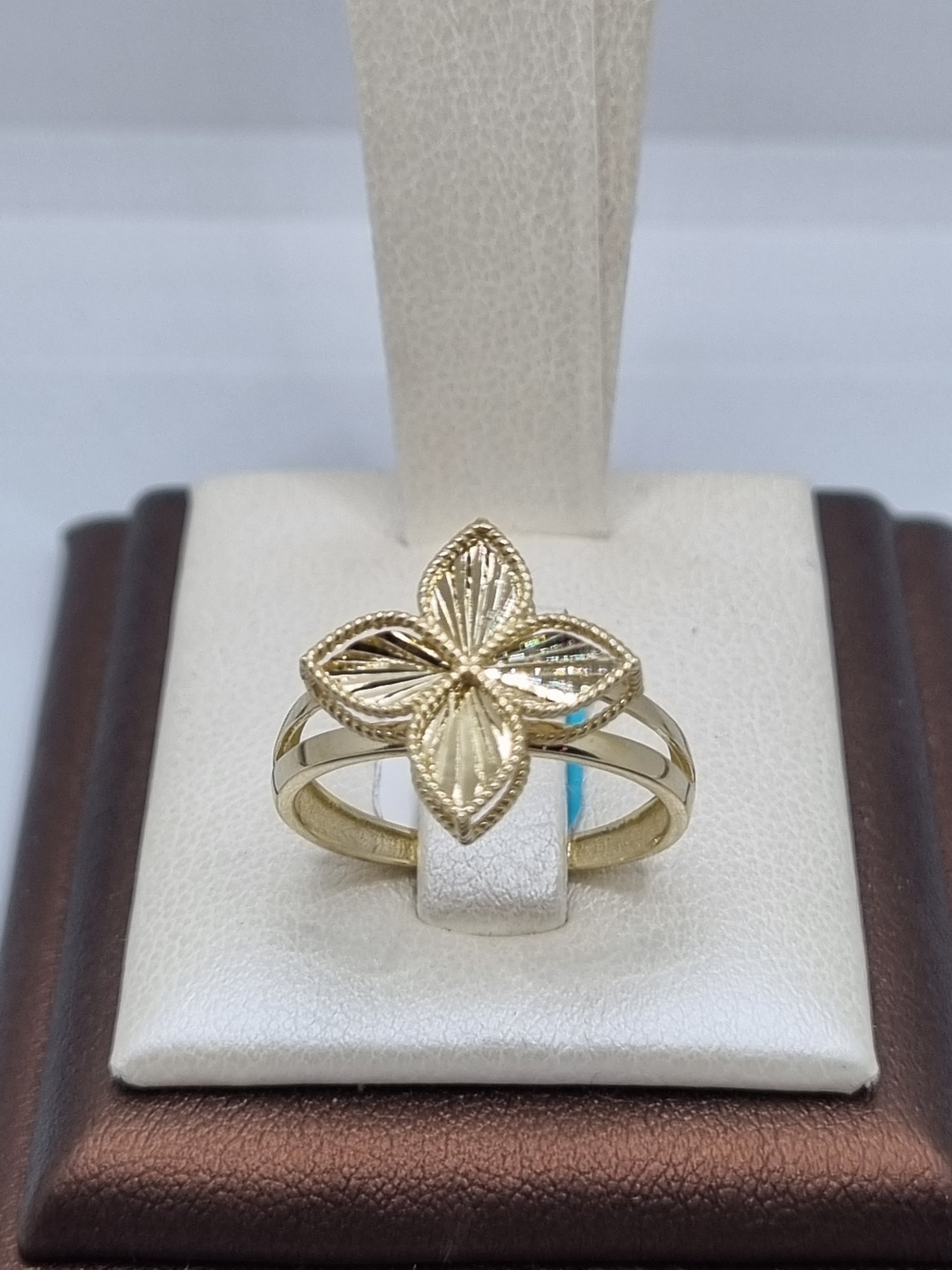 Кольцо Zhanar Gold ZHA84-619 размер 17 вес 2.21 г золото, без вставок