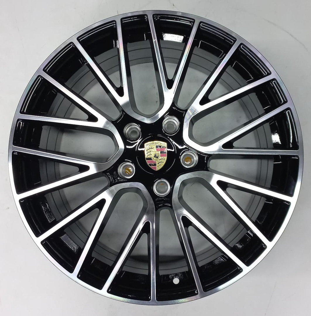 Porsche 5413 9/10.5x20/5x130 D71.5 ET50.64 черный, серебристый