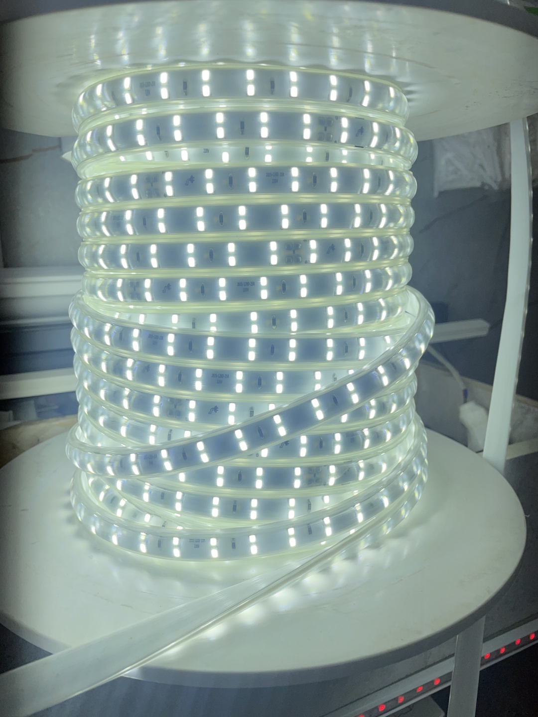 Светодиодная лента LU LED холодный белый 1 м
