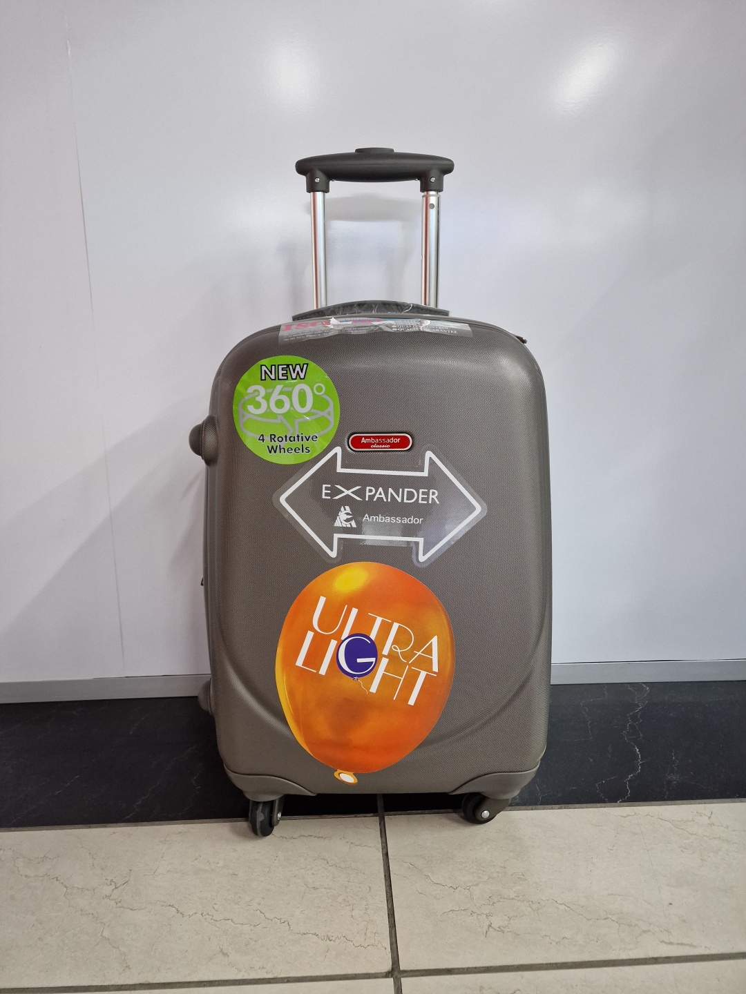 Купить Чемодан Ambassador A8503 поликарбонат 48 л серый в кредит в ...