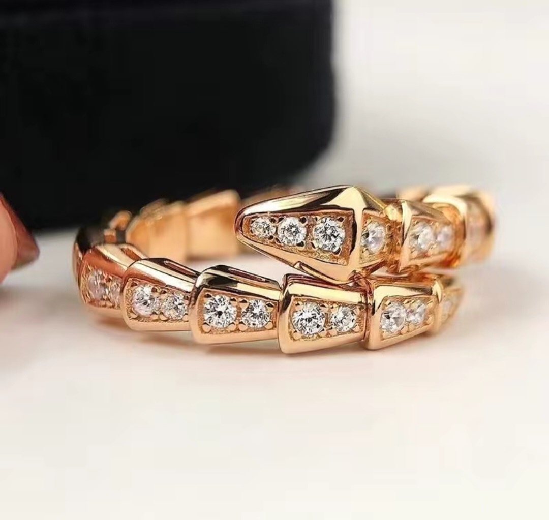 Кольцо размер регулируемый титан, кристаллы Swarovski