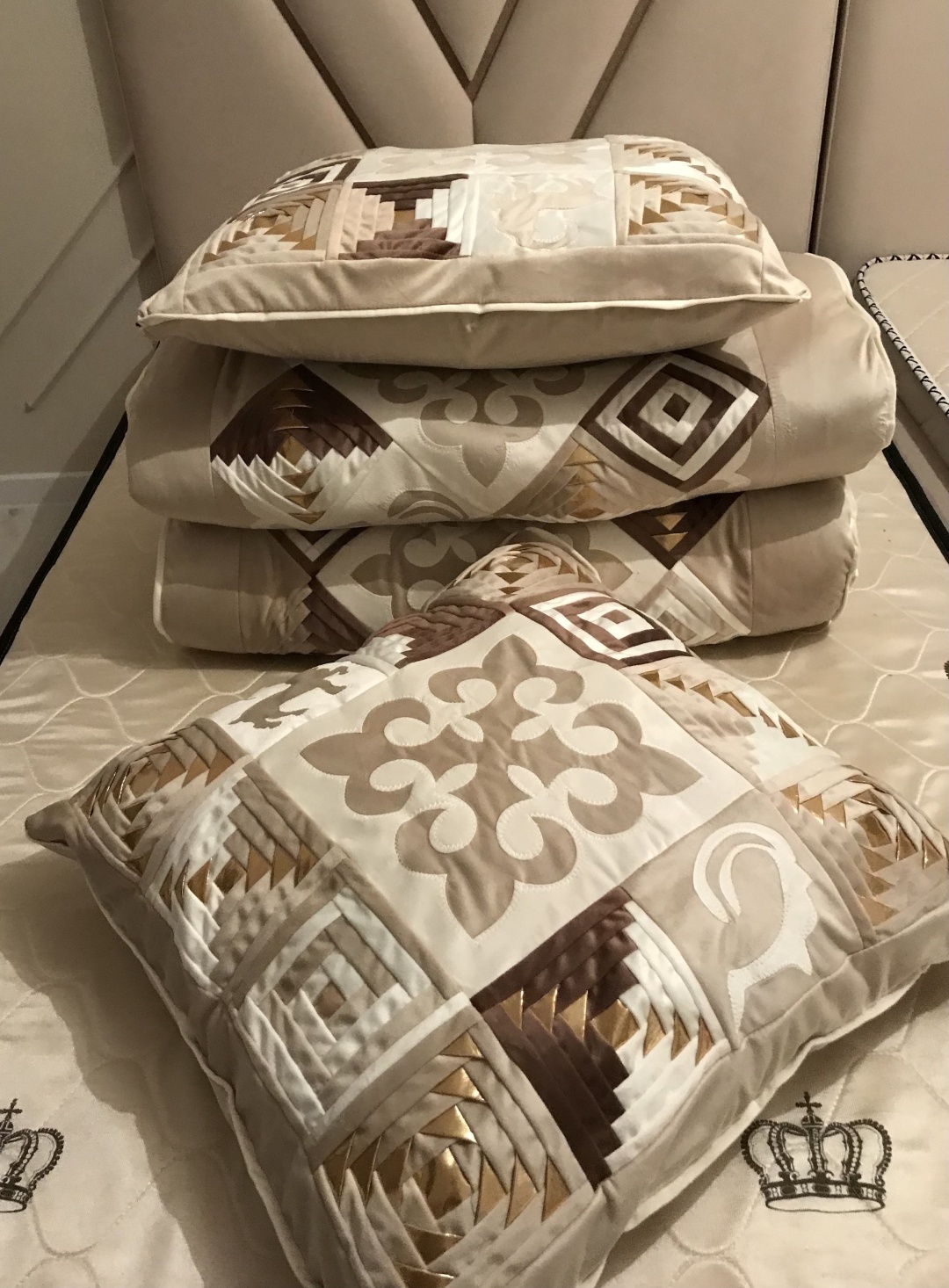 Комплект корпе с подушками 220x80 см, вата, золотистый, бежевый