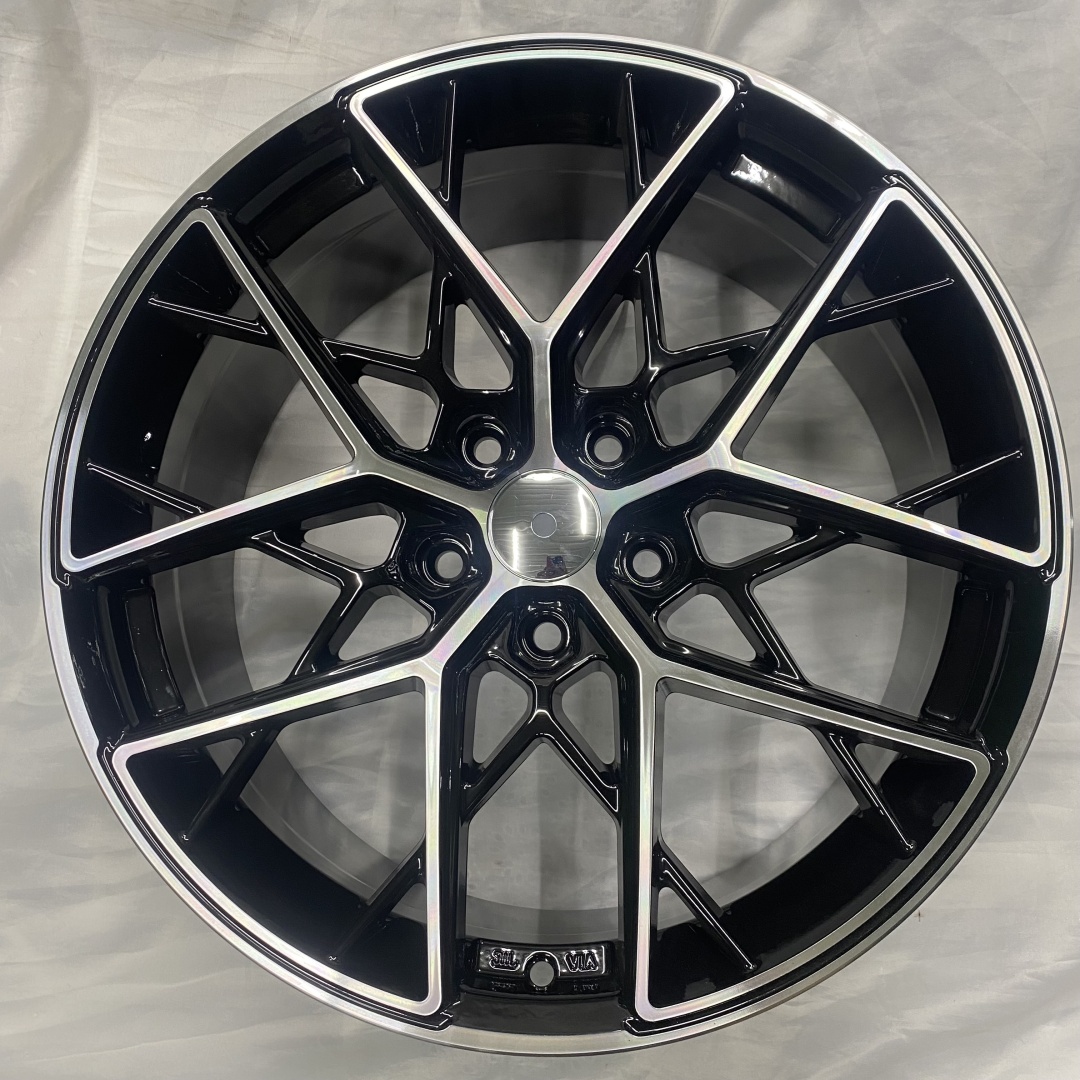 DIVAD ZS034 8x18/5x114.3 D73.1 ET35 4 диска серебристый, черный