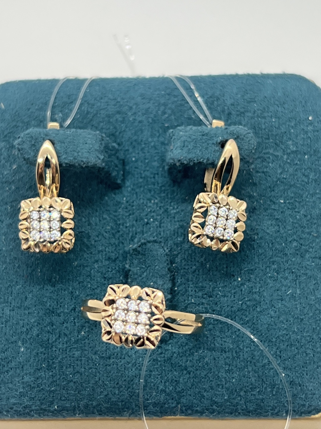 Zhanar Gold Комплект золото комплект алтын вес 4.94 г золото, фианит