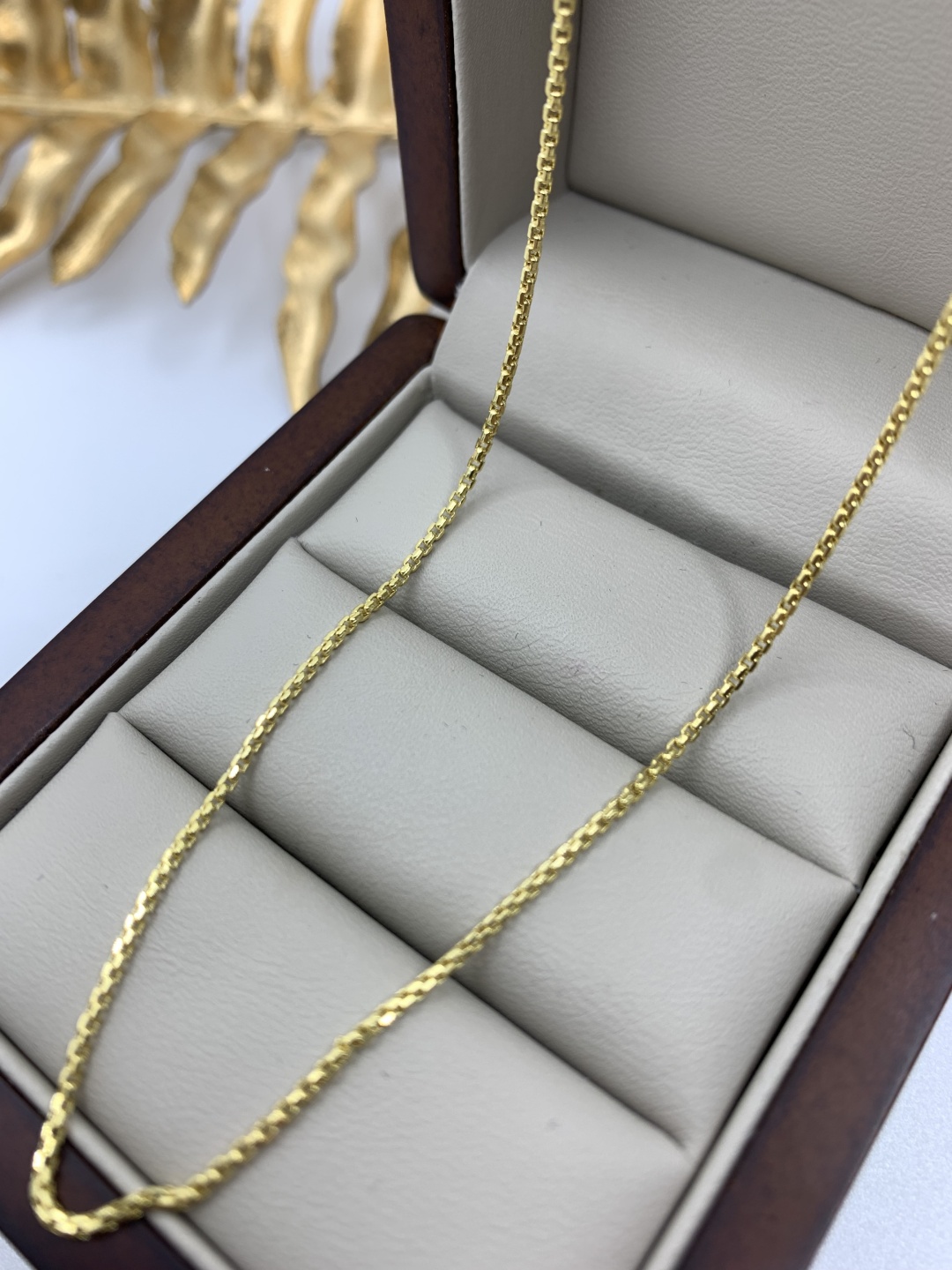 Dinara Gold 397554 длина 45 см, вес 1.66 г золото, плетение якорное