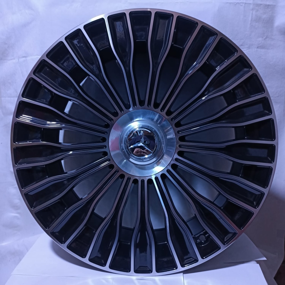 Wheels 1785 8.5x20/5x112 D66.56 ET32 черный, серебристый