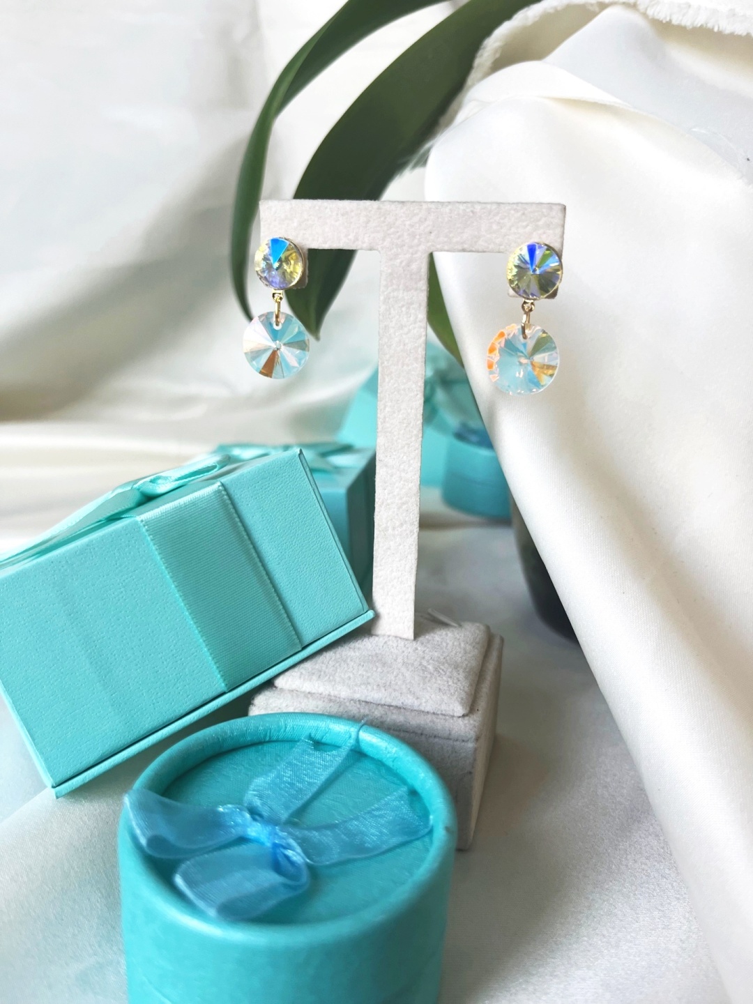 Серьги TheQUEEN бижутерный сплав, кристаллы Swarovski