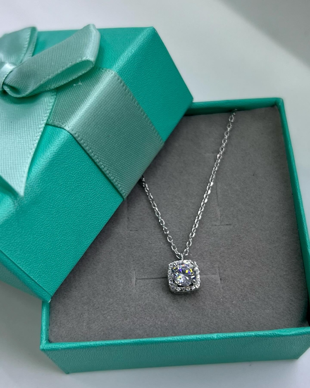 Колье Silver 010000 длина 43 см вес 3 г серебро, муассанит