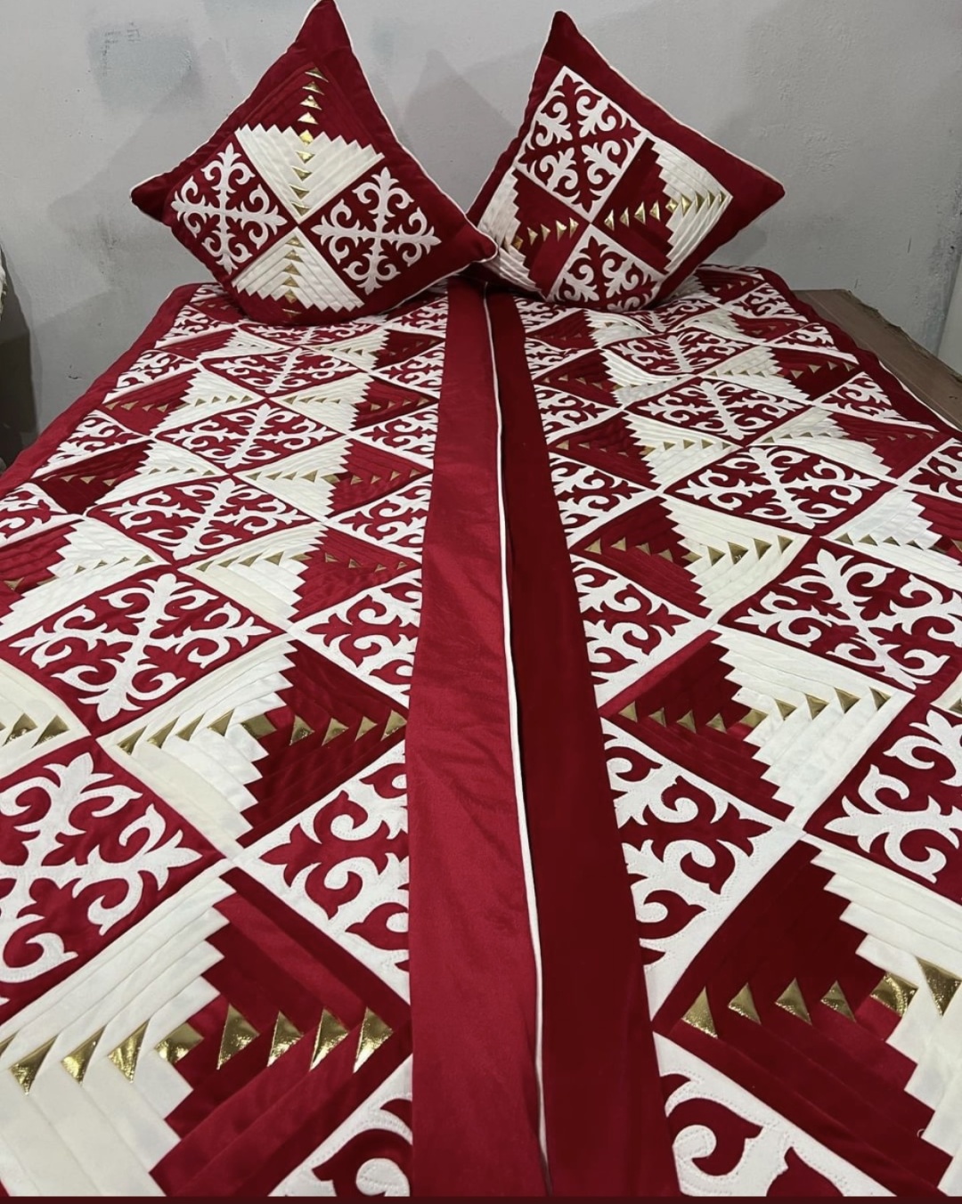 Комплект корпе с подушками 220x80 см, вата, красный