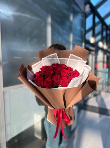 Talan flowers моно-букет в оформлении роза 25 шт 50 см