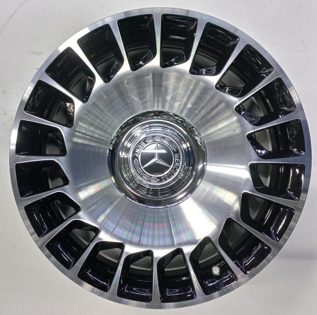 Mercedes-Benz Mercedes Benz 906 8.5/9.5x19/5x112 D66.6 ET35.40 черный, серебристый