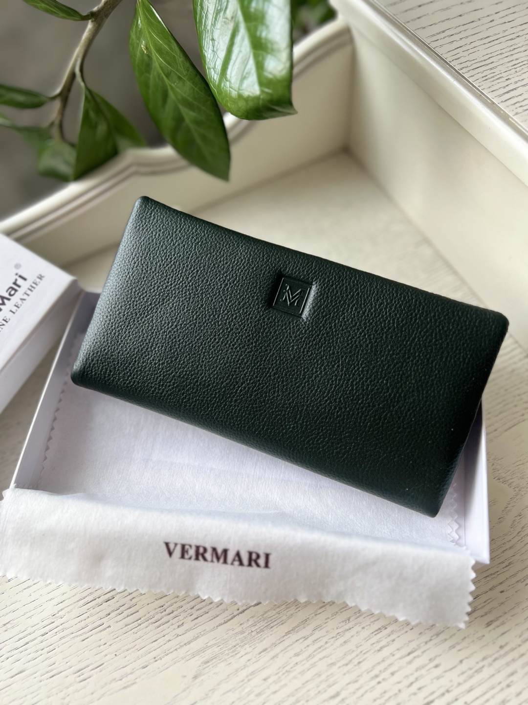 Кошелек VerMari натуральная кожа изумрудный