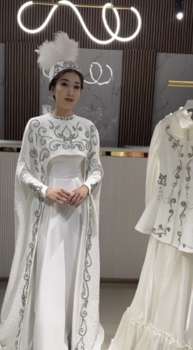 Национальный костюм Balgyn Amirkhan Couture белый