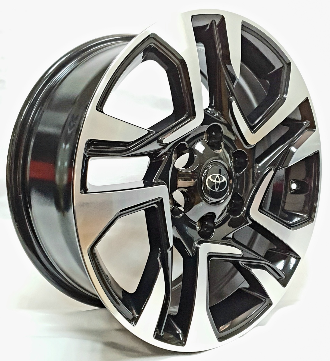 Toyota 1704 7.5x18/6x139.7 D106.1 ET30 черный