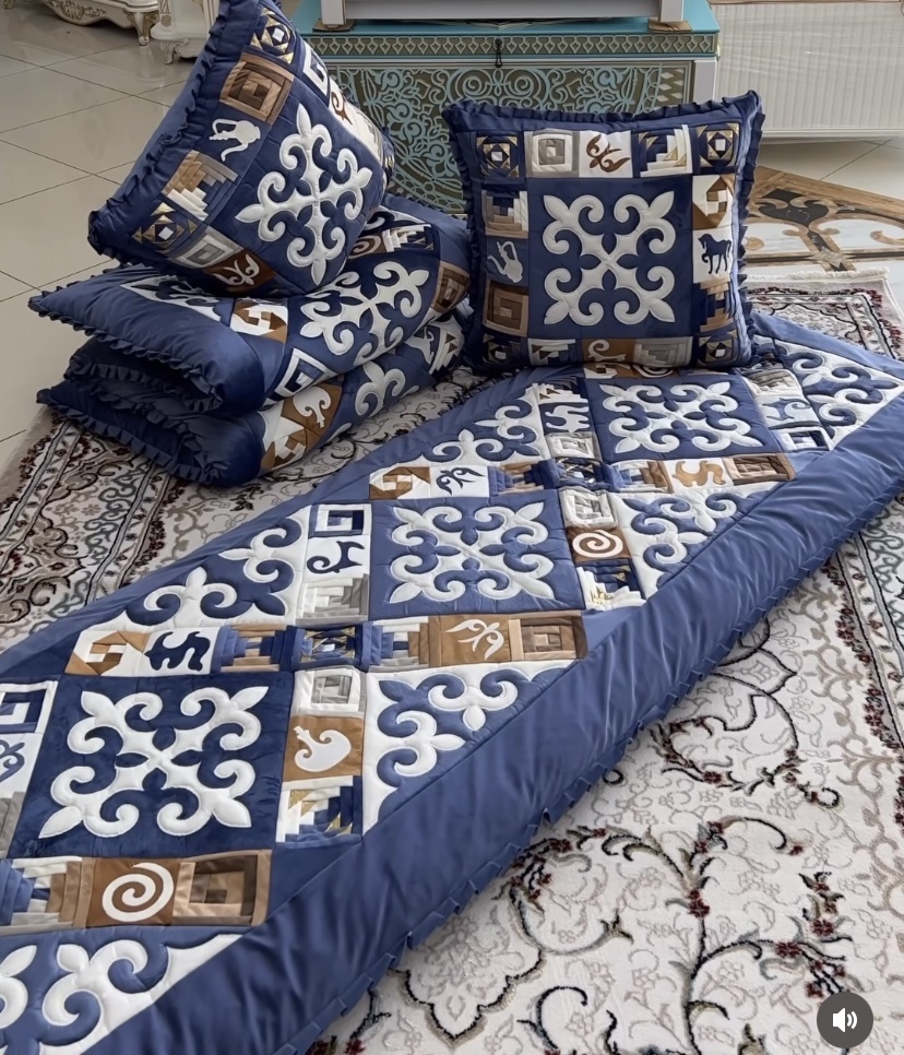 QAZAQ QORPE комплект корпе с подушками 230x90 см, вата, синий