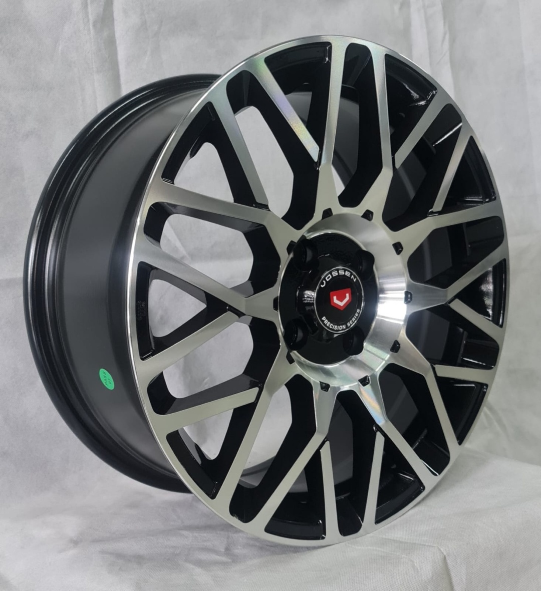 Vossen BK5176 7x16/4x100 D67.1 ET35 черный, серебристый