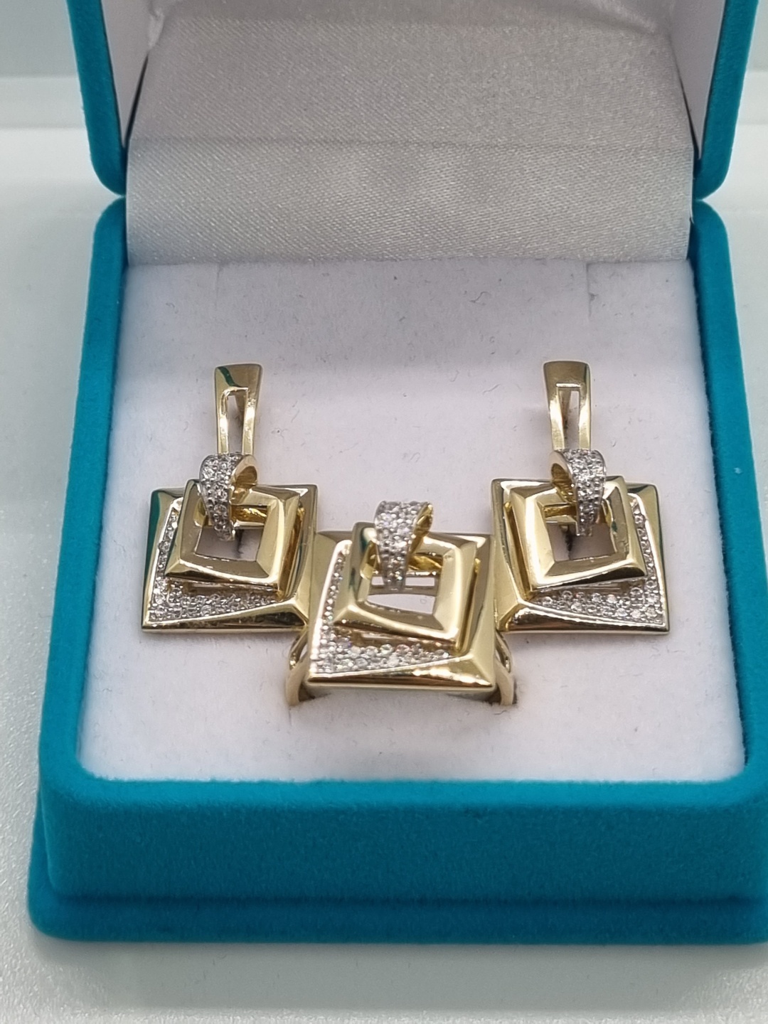 Zhanar Gold ZHA84_452 вес 11.09 г золото, фианит