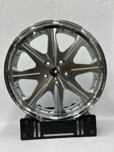 KC013 8.5x18/5x114.3 d73.1 35 серебристый 8.5x18/5x100 D73 ET35 4 диска серебристый