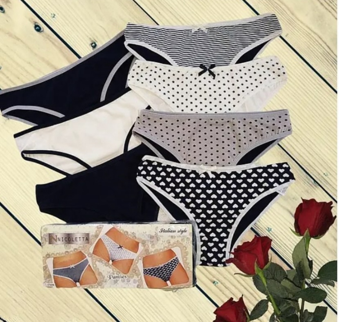 Трусики жоқ, тек футболка