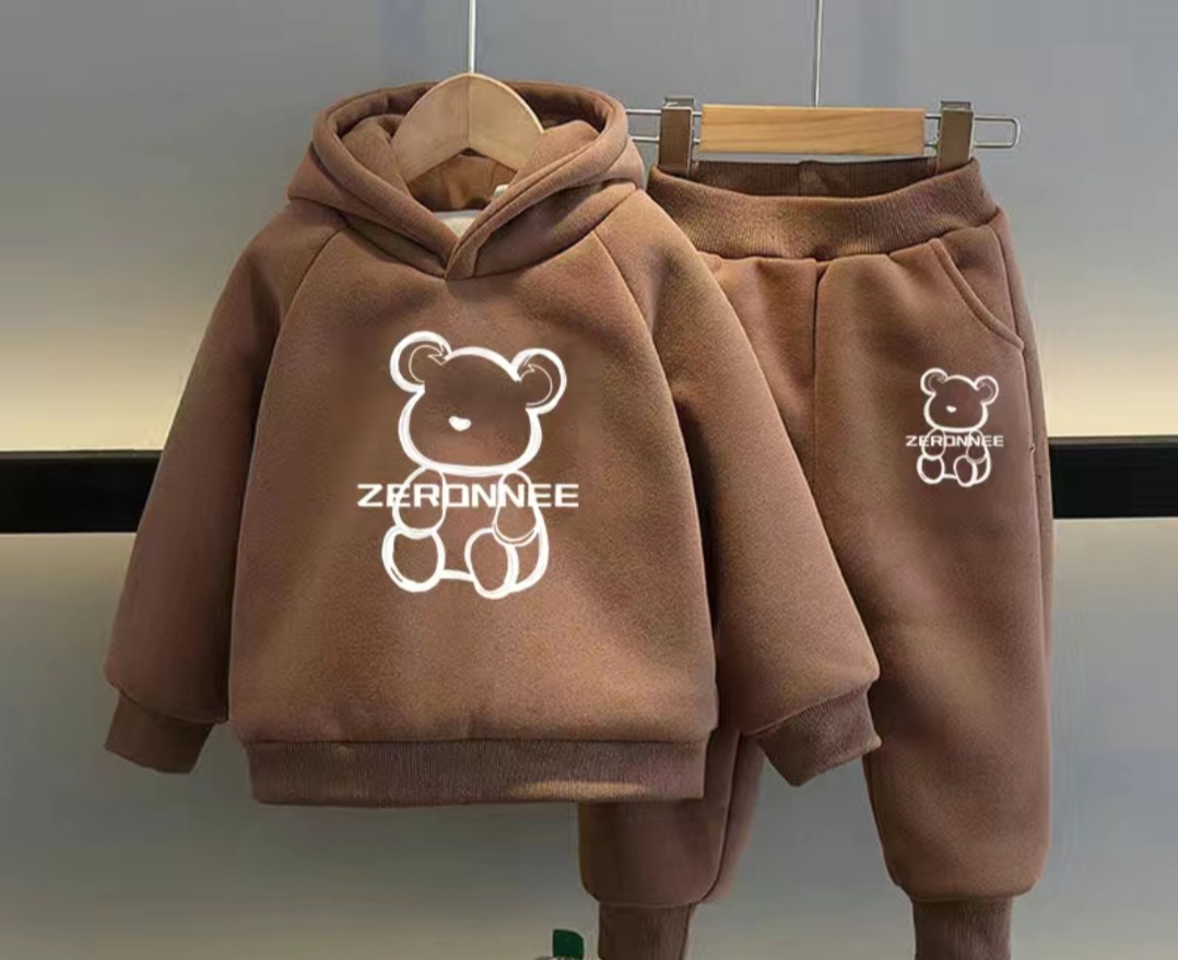 Спортивный костюм коричневый