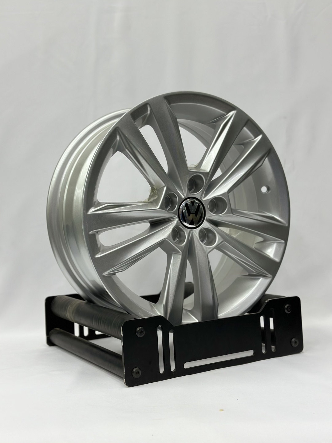 FG7010 6x15/5x100 d57.1 et40 серебристый 6x15/5x100 D57 ET40 4 диска серебристый