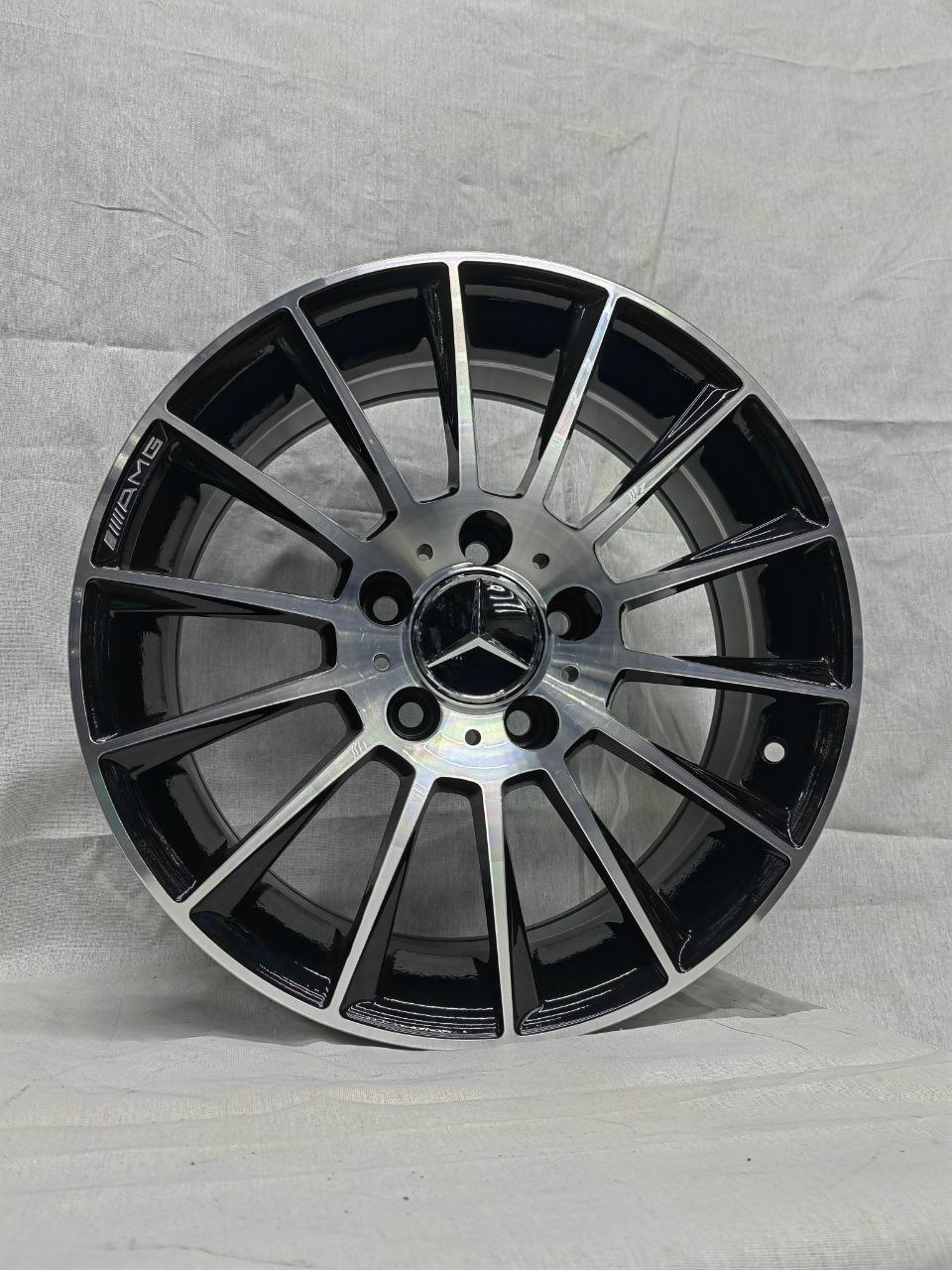 RNO 836 8x17/5x112 D66.6 ET35 черный, серебристый