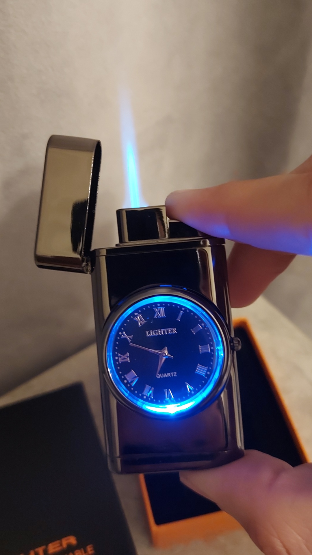 Lighter газовая зажигалка F4, ABS пластик