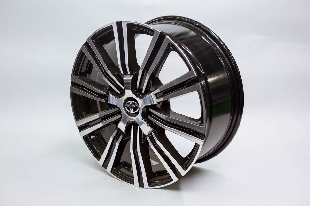 Toyota 258 8x18/5x150 D110.2 ET40 черный